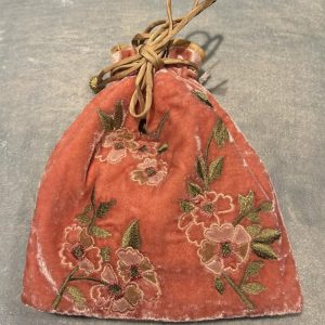 Annalise Cyclamen string pouch
