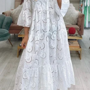 Sasha - Brodert bluss kjole